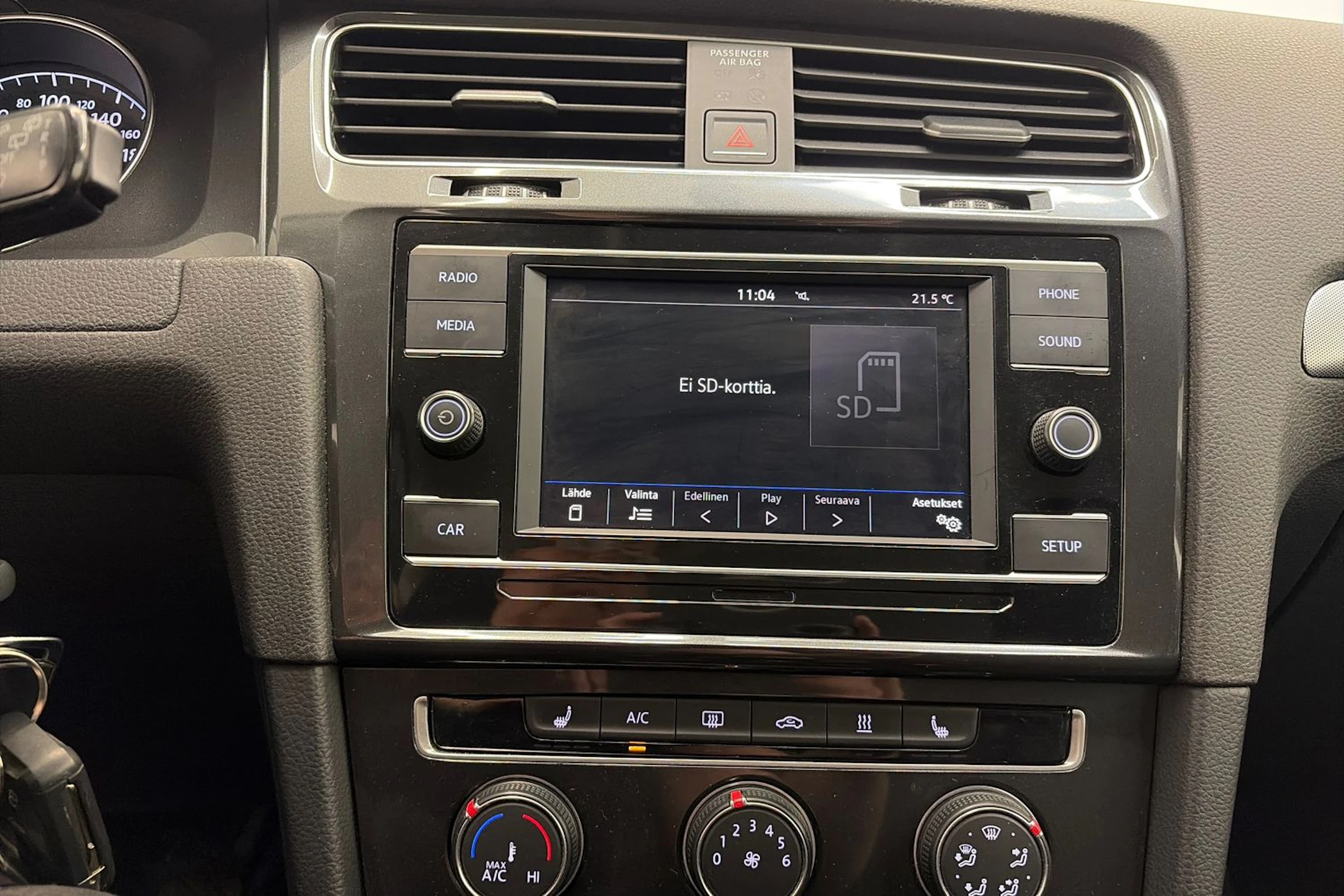 valkoinen Volkswagen Golf 2018 kuva 14.