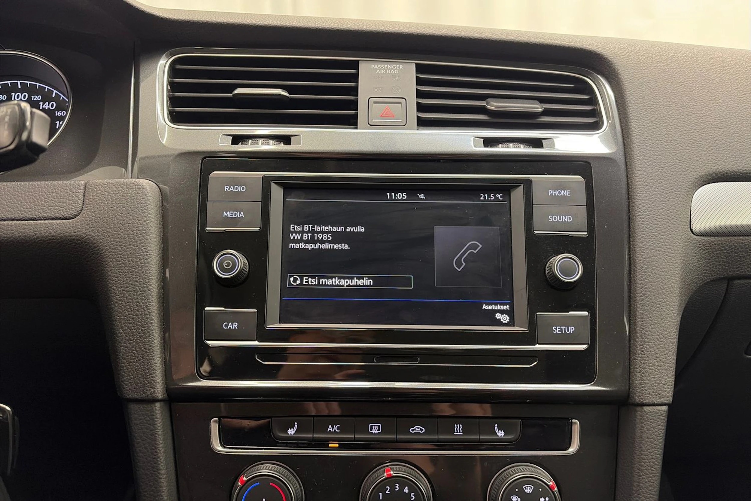 valkoinen Volkswagen Golf 2018 kuva 15.
