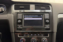 valkoinen Volkswagen Golf 2018 kuva 16.