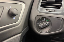 valkoinen Volkswagen Golf 2018 kuva 18.