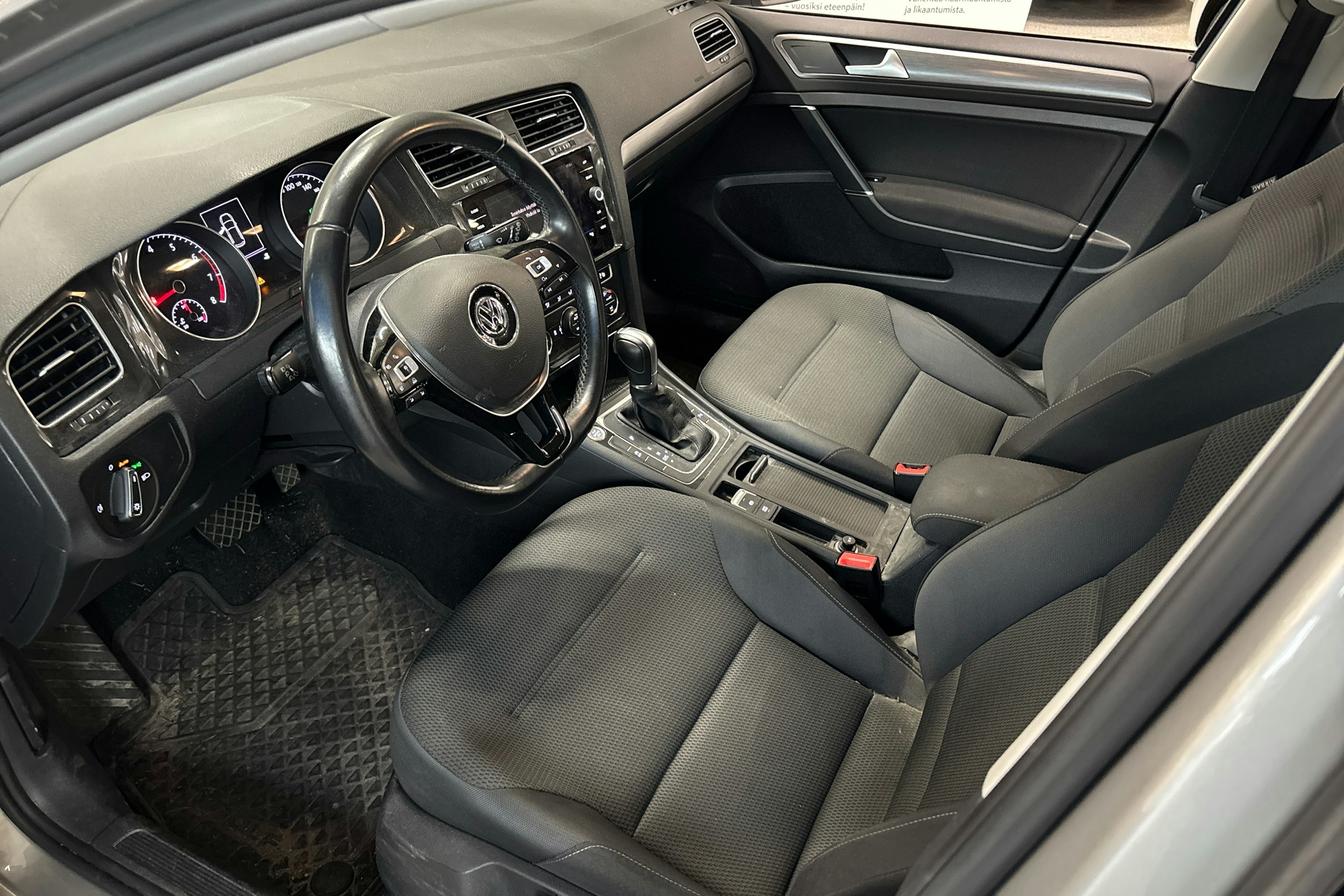 Harmaa Volkswagen GOLF 2018 kuva 3.