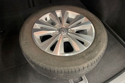 valkoinen Volkswagen Golf 2018 kuva 10.