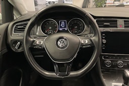 valkoinen Volkswagen Golf 2018 kuva 12.