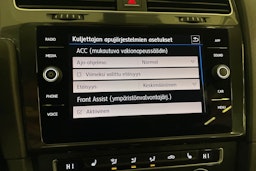 valkoinen Volkswagen Golf 2018 kuva 17.