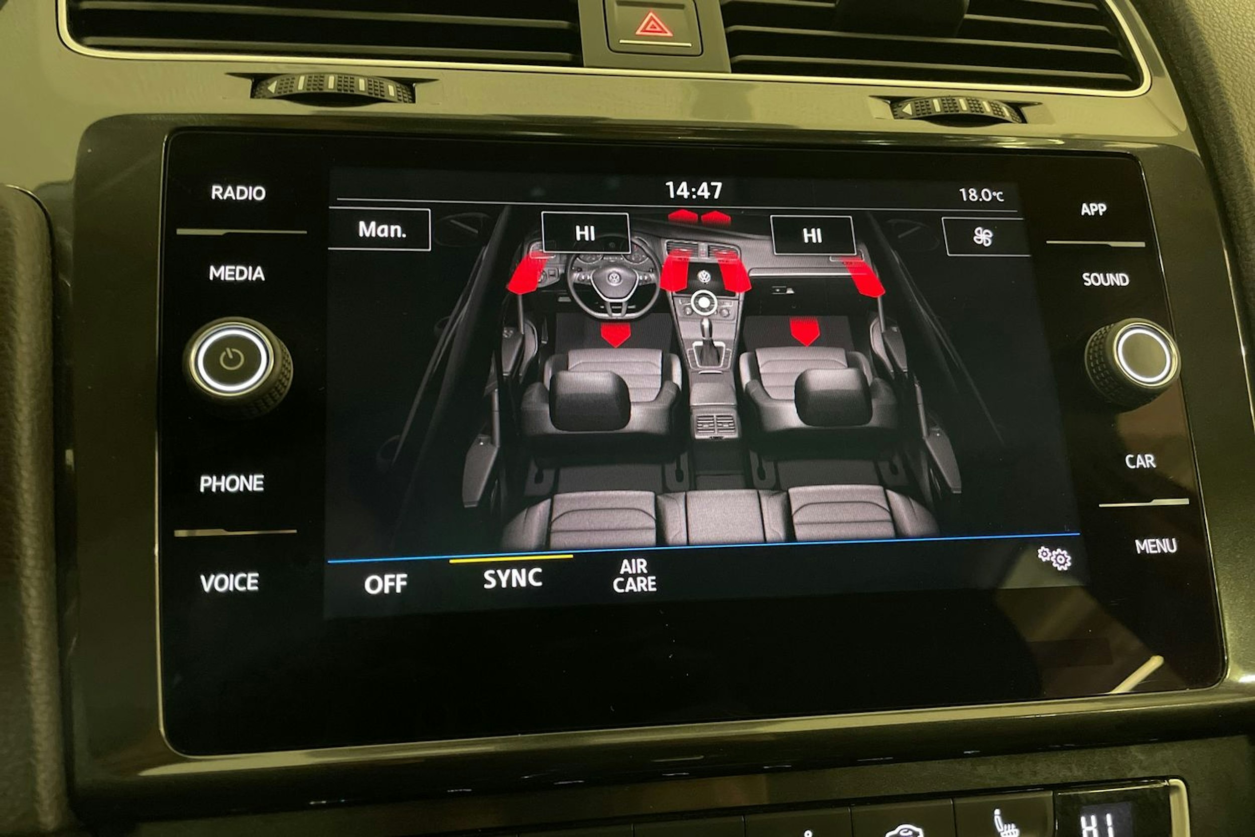 valkoinen Volkswagen Golf 2018 kuva 18.