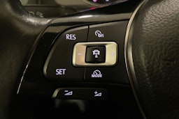 valkoinen Volkswagen Golf 2018 kuva 19.