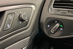 valkoinen Volkswagen Golf 2018 kuva 21.