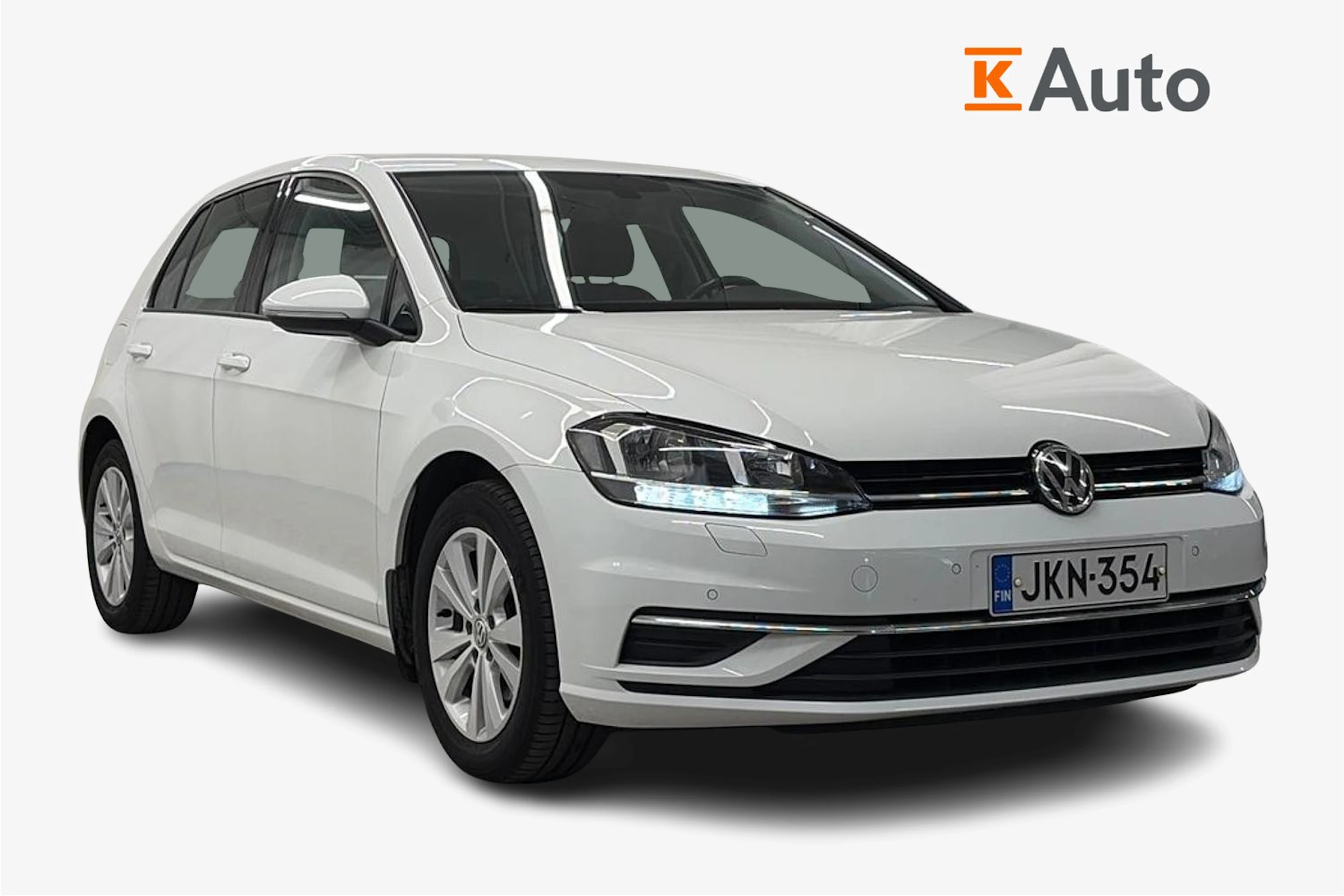 valkoinen Volkswagen Golf 2018 kuva 1.