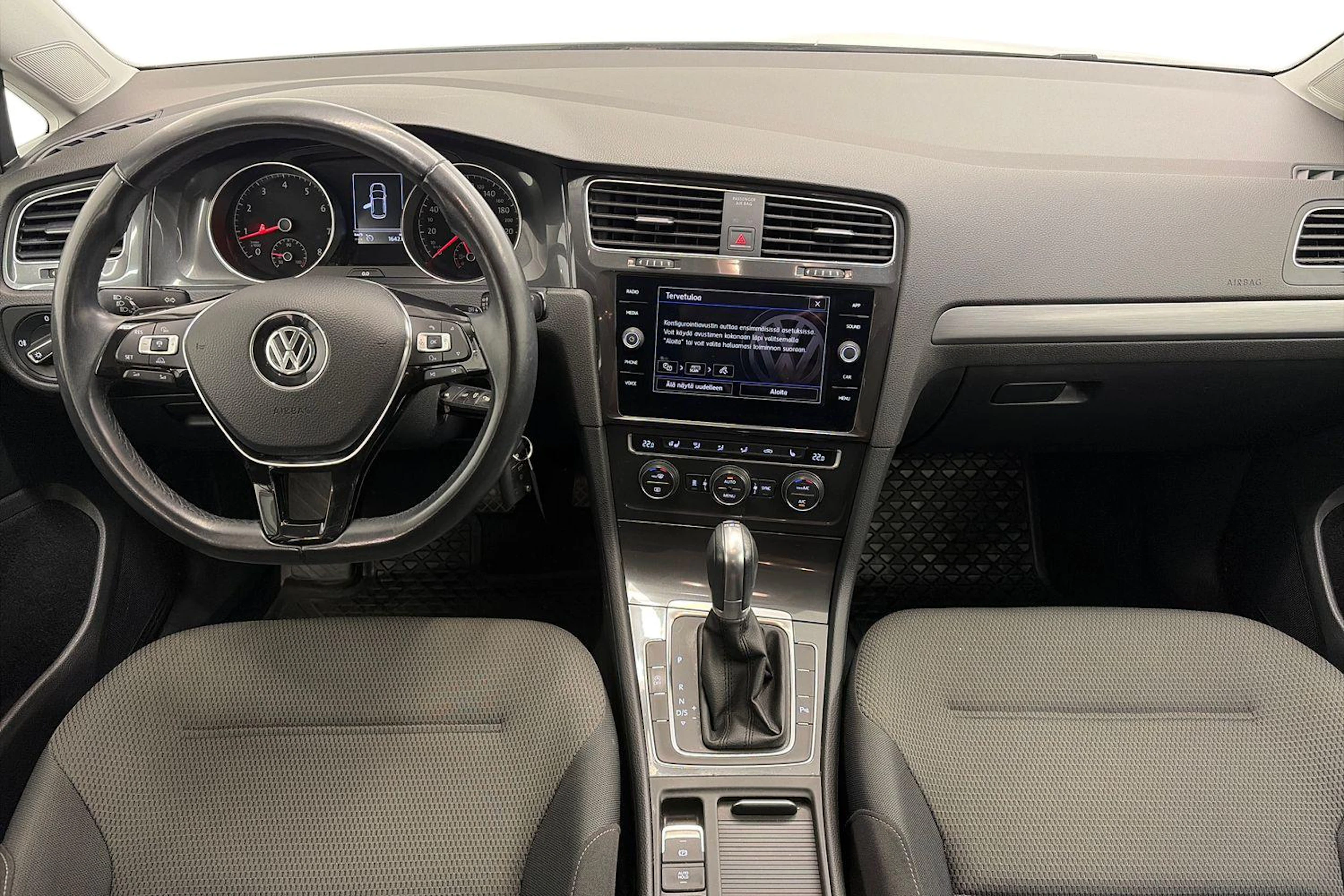 valkoinen Volkswagen Golf 2018 kuva 9.