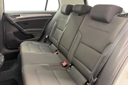 valkoinen Volkswagen Golf 2018 kuva 11.