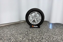 valkoinen Volkswagen Golf 2018 kuva 13.