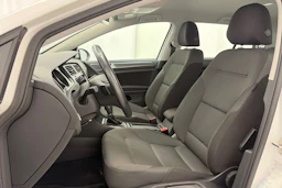 valkoinen Volkswagen Golf 2018 kuva 16.