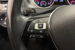 valkoinen Volkswagen Golf 2018 kuva 18.