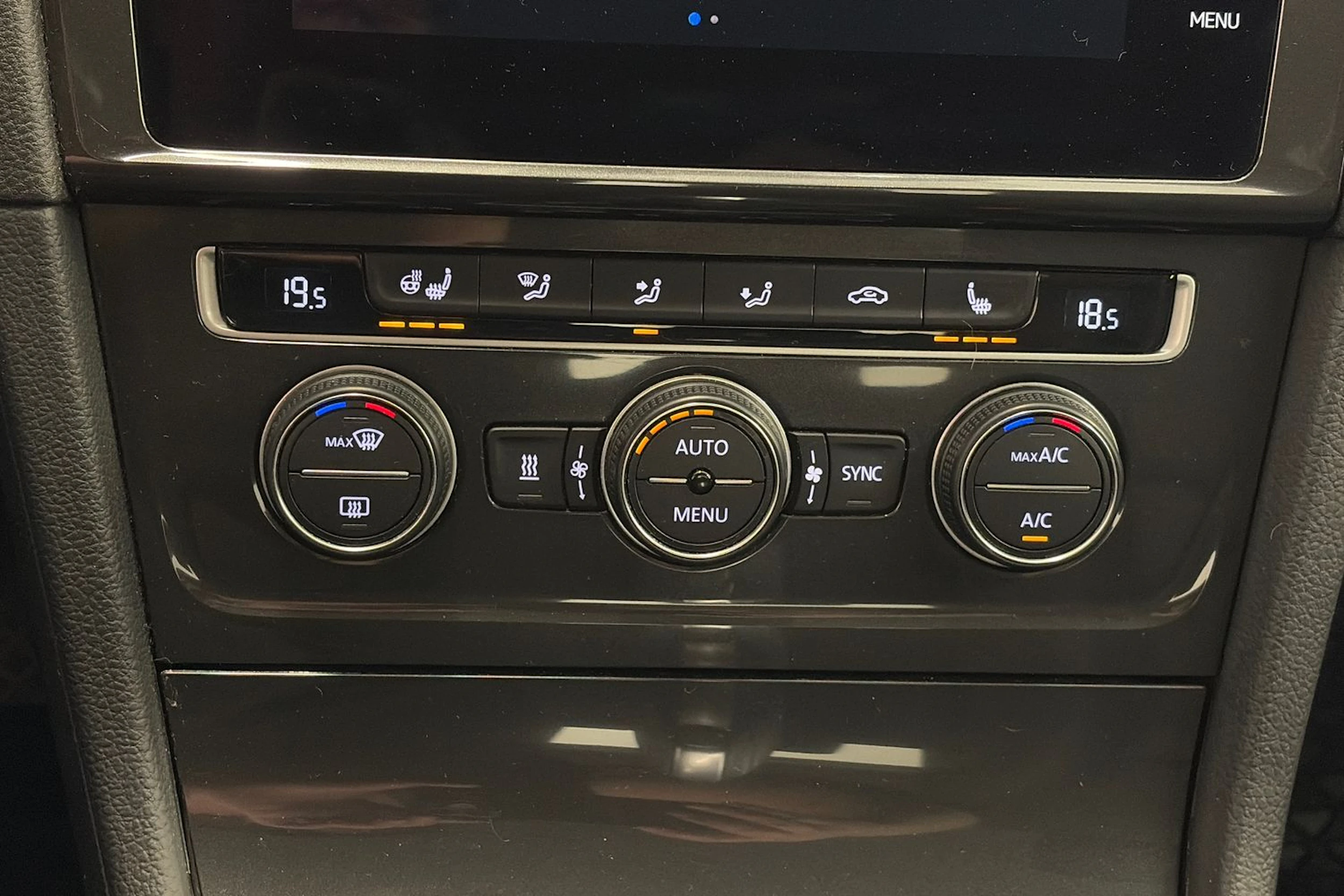 valkoinen Volkswagen Golf 2018 kuva 23.