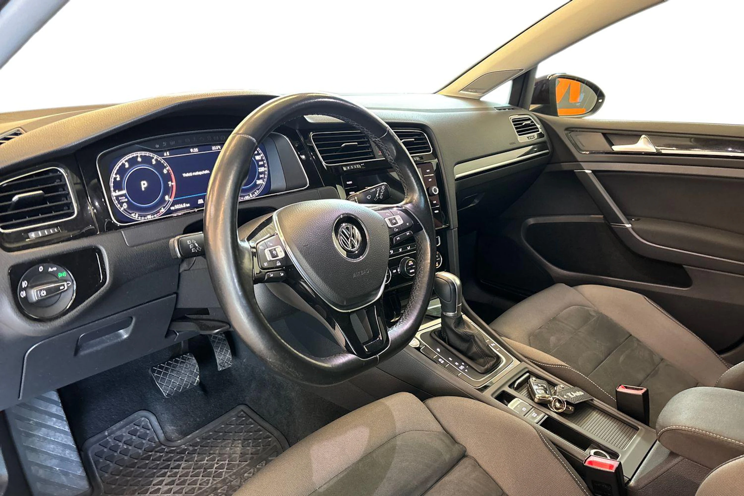 musta Volkswagen Golf 2018 kuva 6.