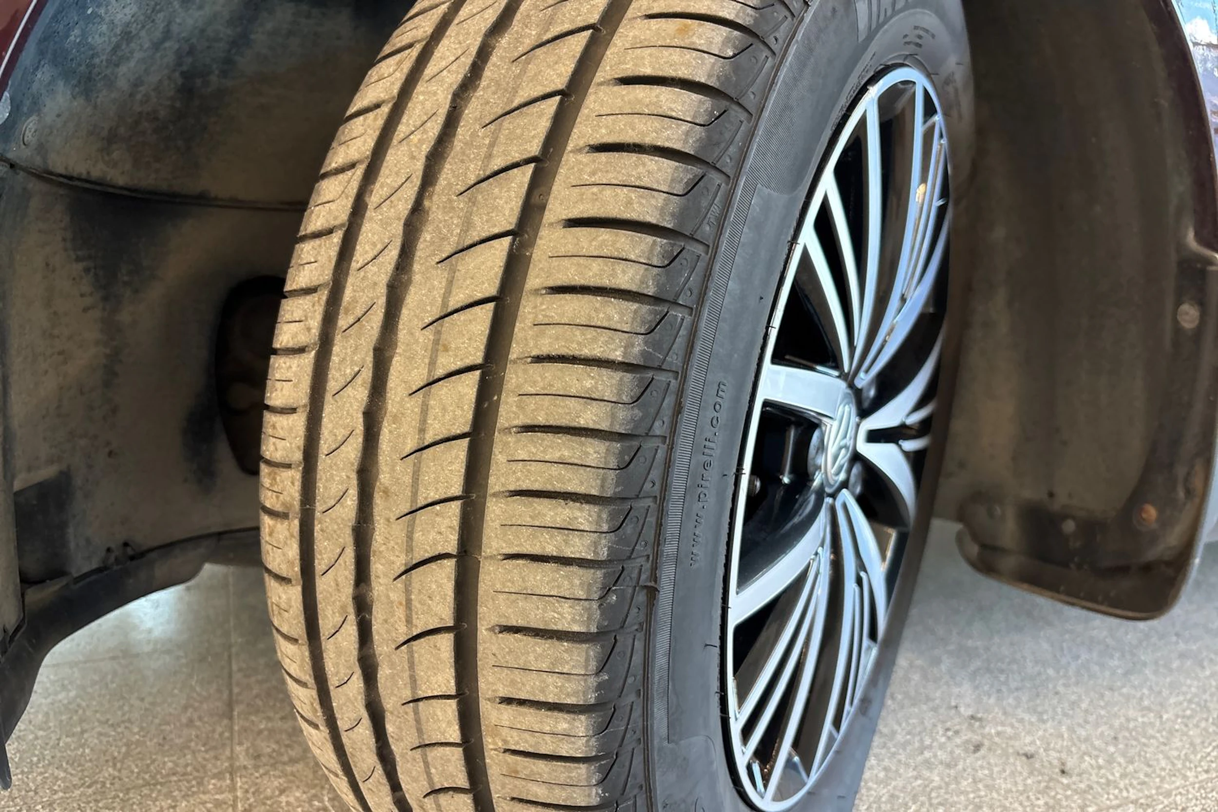 musta Volkswagen Golf 2018 kuva 10.