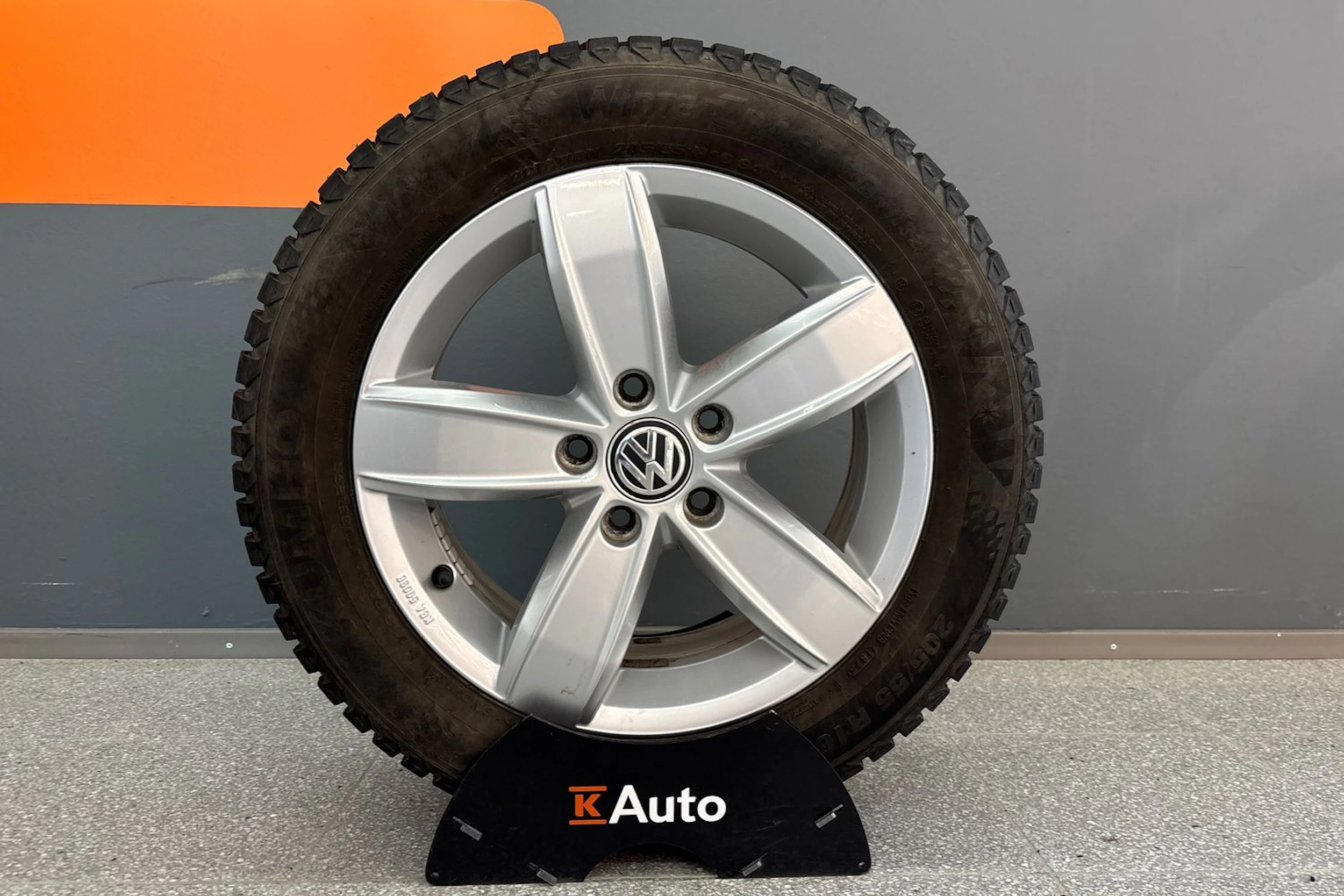 musta Volkswagen Golf 2018 kuva 11.