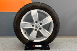 musta Volkswagen Golf 2018 kuva 11.