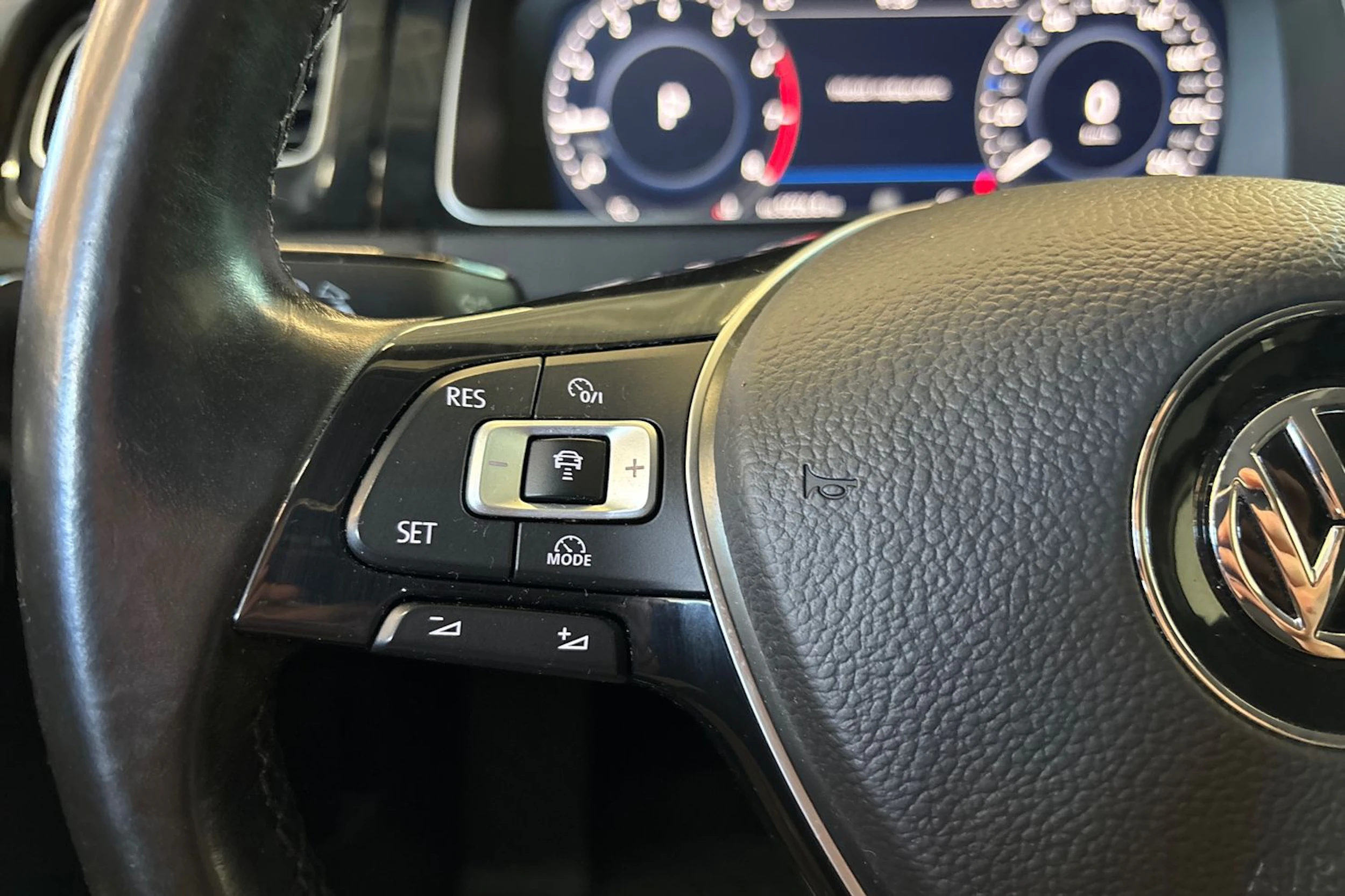 musta Volkswagen Golf 2018 kuva 14.