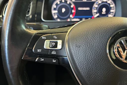 musta Volkswagen Golf 2018 kuva 14.