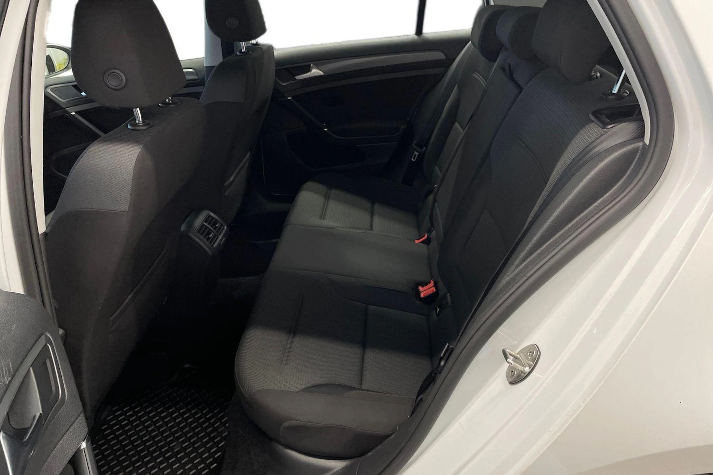 Valkoinen Volkswagen GOLF 2018 kuva 8.