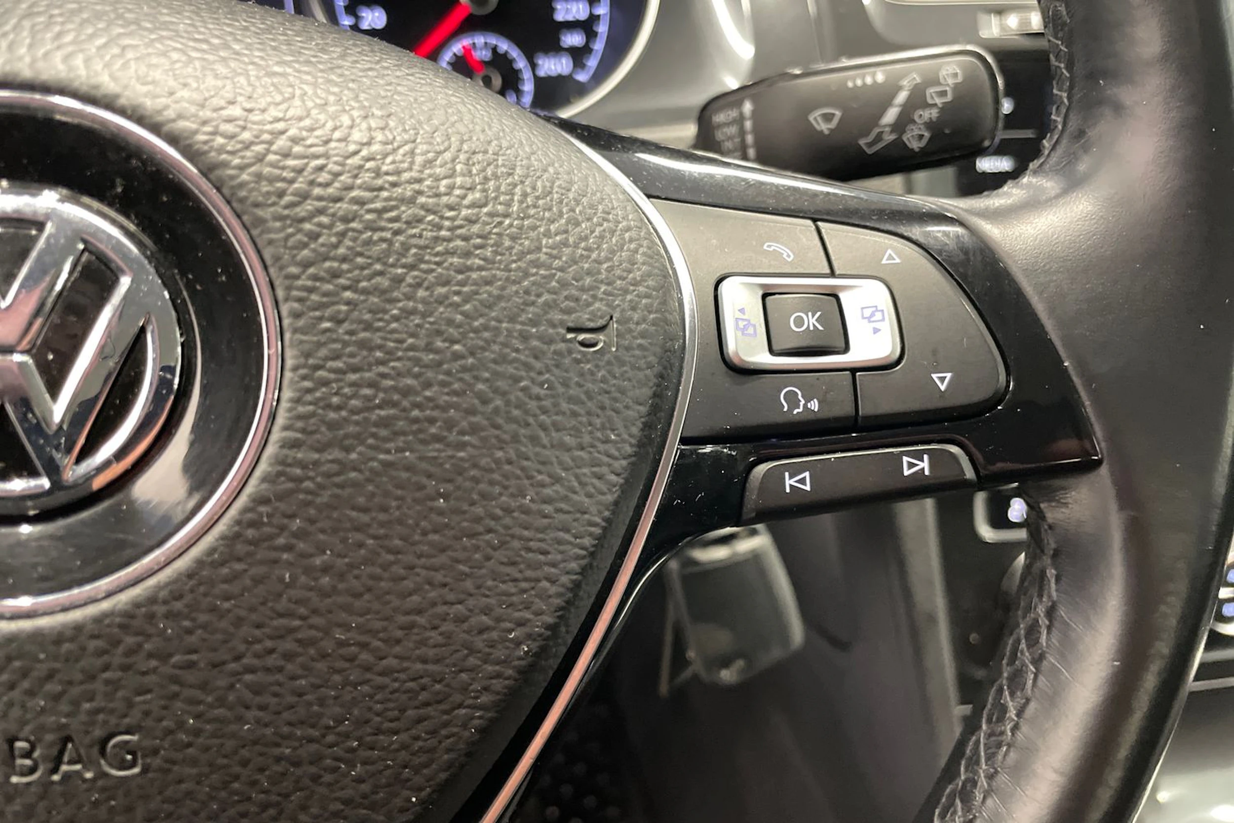 Valkoinen Volkswagen GOLF 2018 kuva 12.