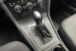Valkoinen Volkswagen GOLF 2018 kuva 15.