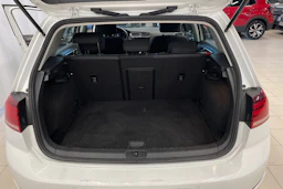Valkoinen Volkswagen GOLF 2018 kuva 17.