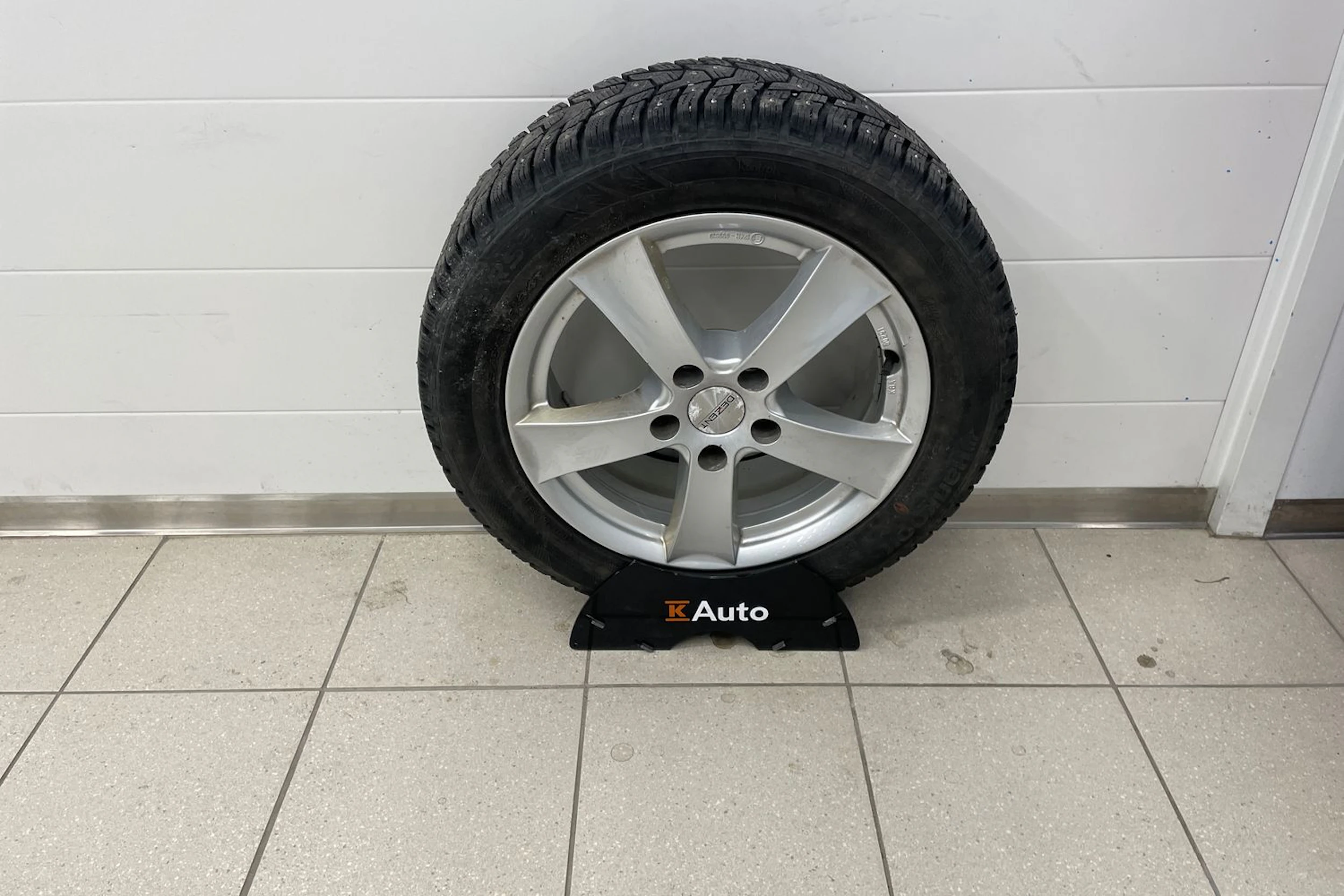 Valkoinen Volkswagen GOLF 2018 kuva 18.