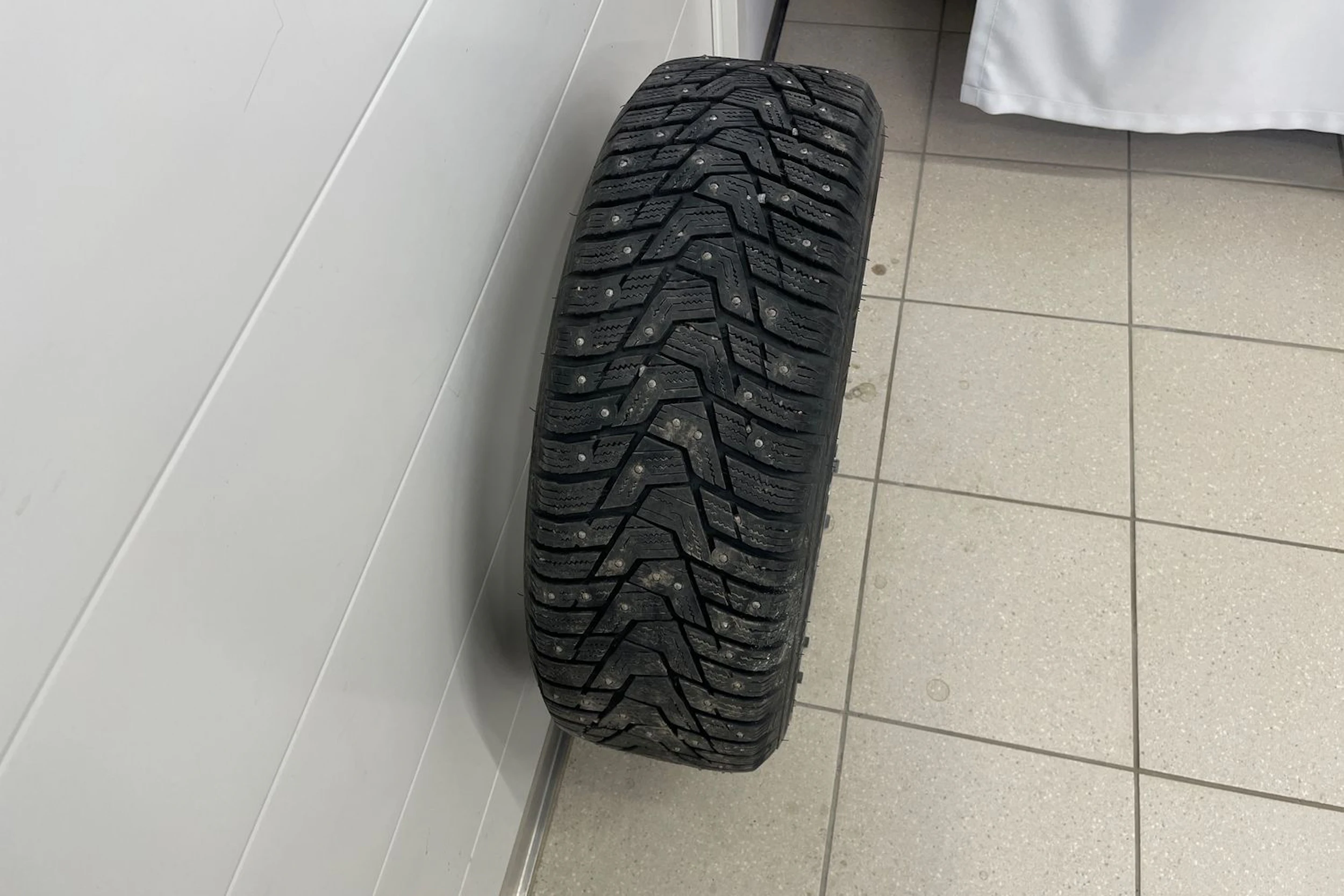 Valkoinen Volkswagen GOLF 2018 kuva 19.