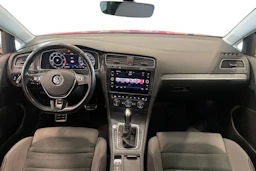 punainen Volkswagen Golf 2018 kuva 9.