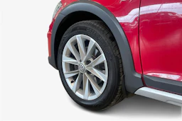 punainen Volkswagen Golf 2018 kuva 12.