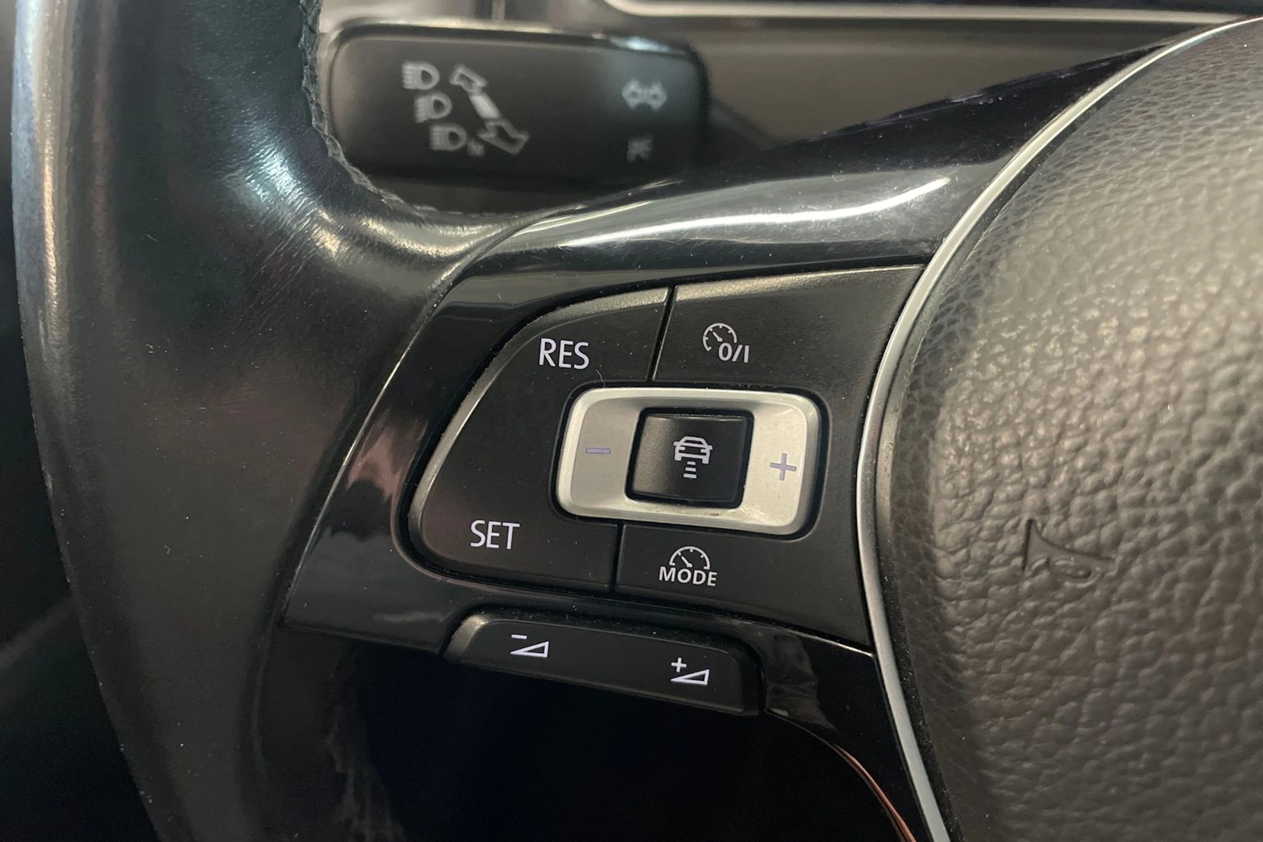 punainen Volkswagen Golf 2018 kuva 18.