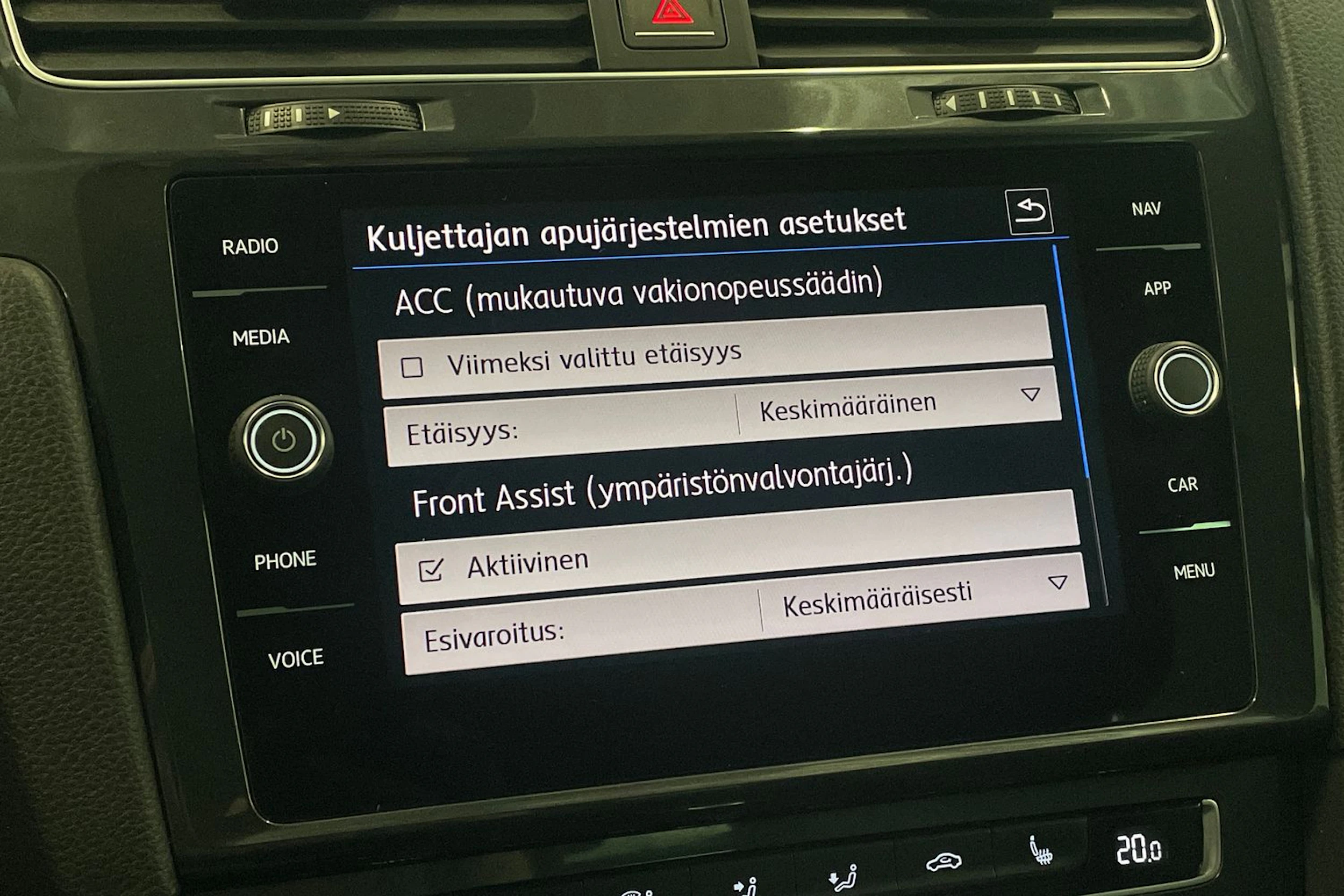 punainen Volkswagen Golf 2018 kuva 25.