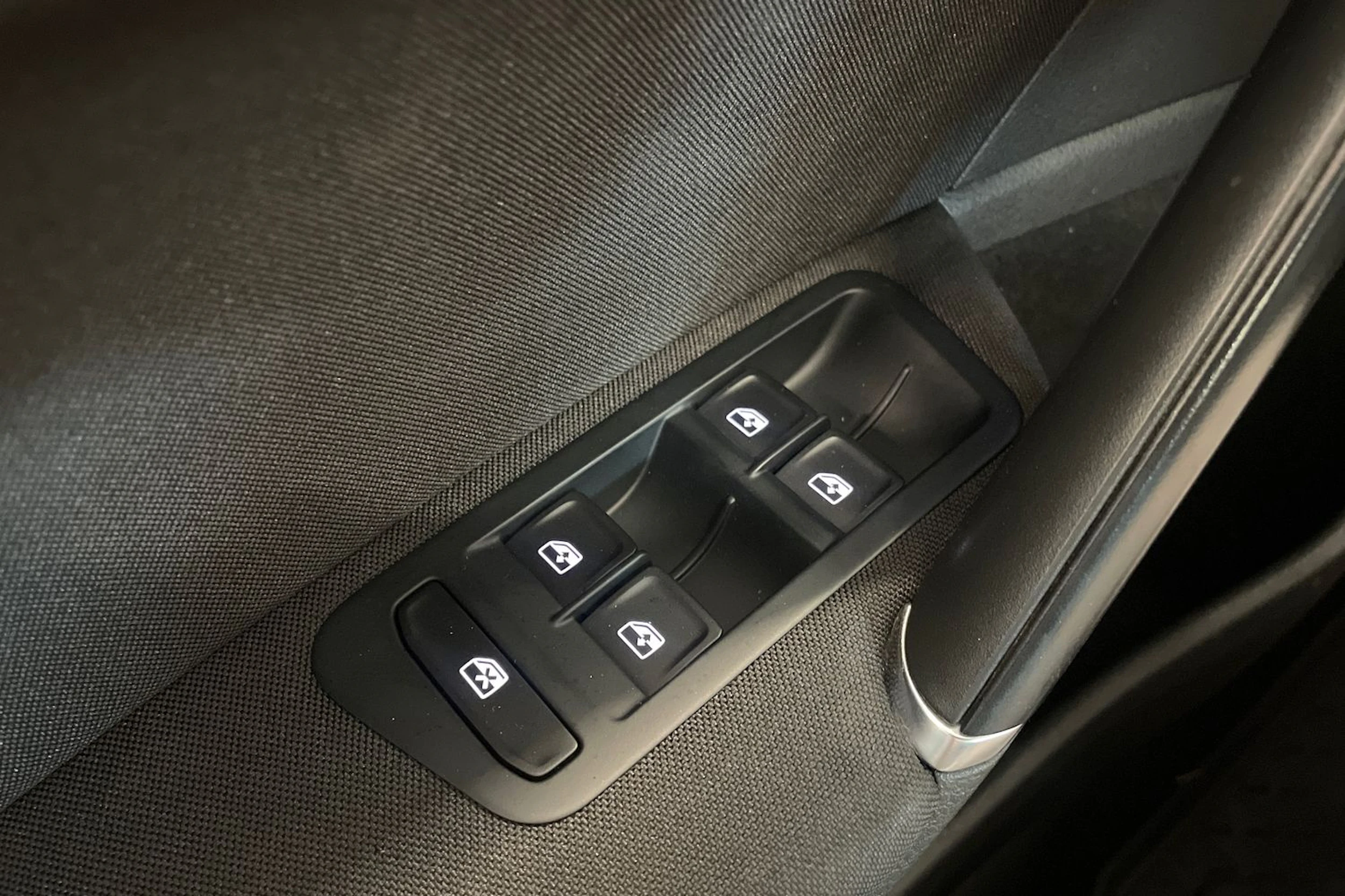 punainen Volkswagen Golf 2018 kuva 31.