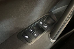 punainen Volkswagen Golf 2018 kuva 31.