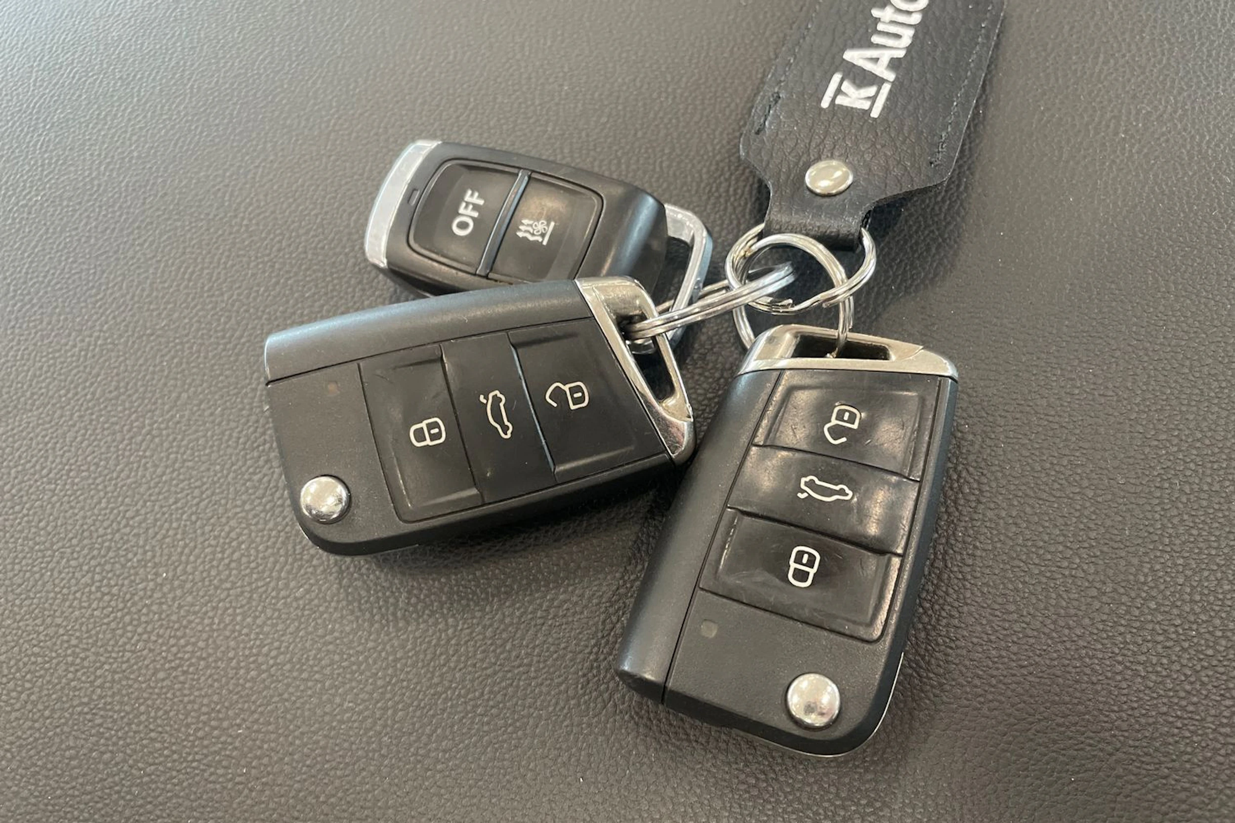 punainen Volkswagen Golf 2018 kuva 35.