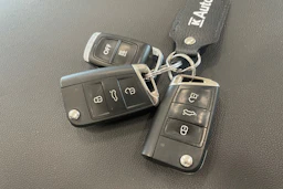 punainen Volkswagen Golf 2018 kuva 35.