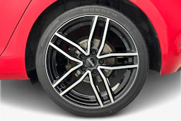 punainen Volkswagen Golf 2018 kuva 9.