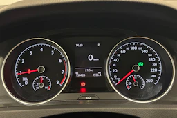 punainen Volkswagen Golf 2018 kuva 15.