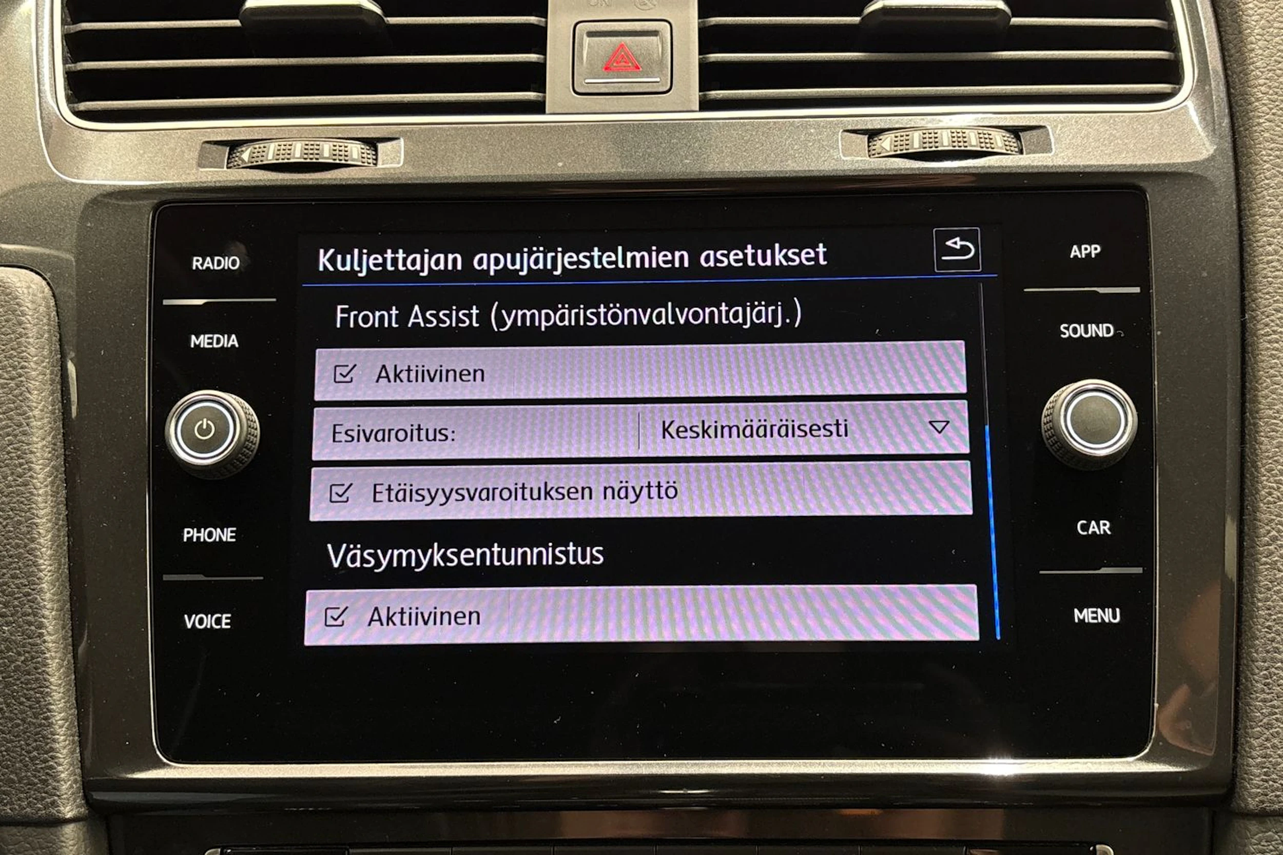 punainen Volkswagen Golf 2018 kuva 19.