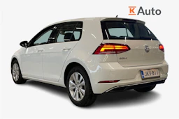 valkoinen Volkswagen Golf 2018 kuva 3.
