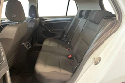 valkoinen Volkswagen Golf 2018 kuva 11.
