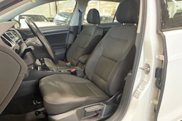 valkoinen Volkswagen Golf 2018 kuva 15.