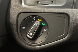 valkoinen Volkswagen Golf 2018 kuva 19.