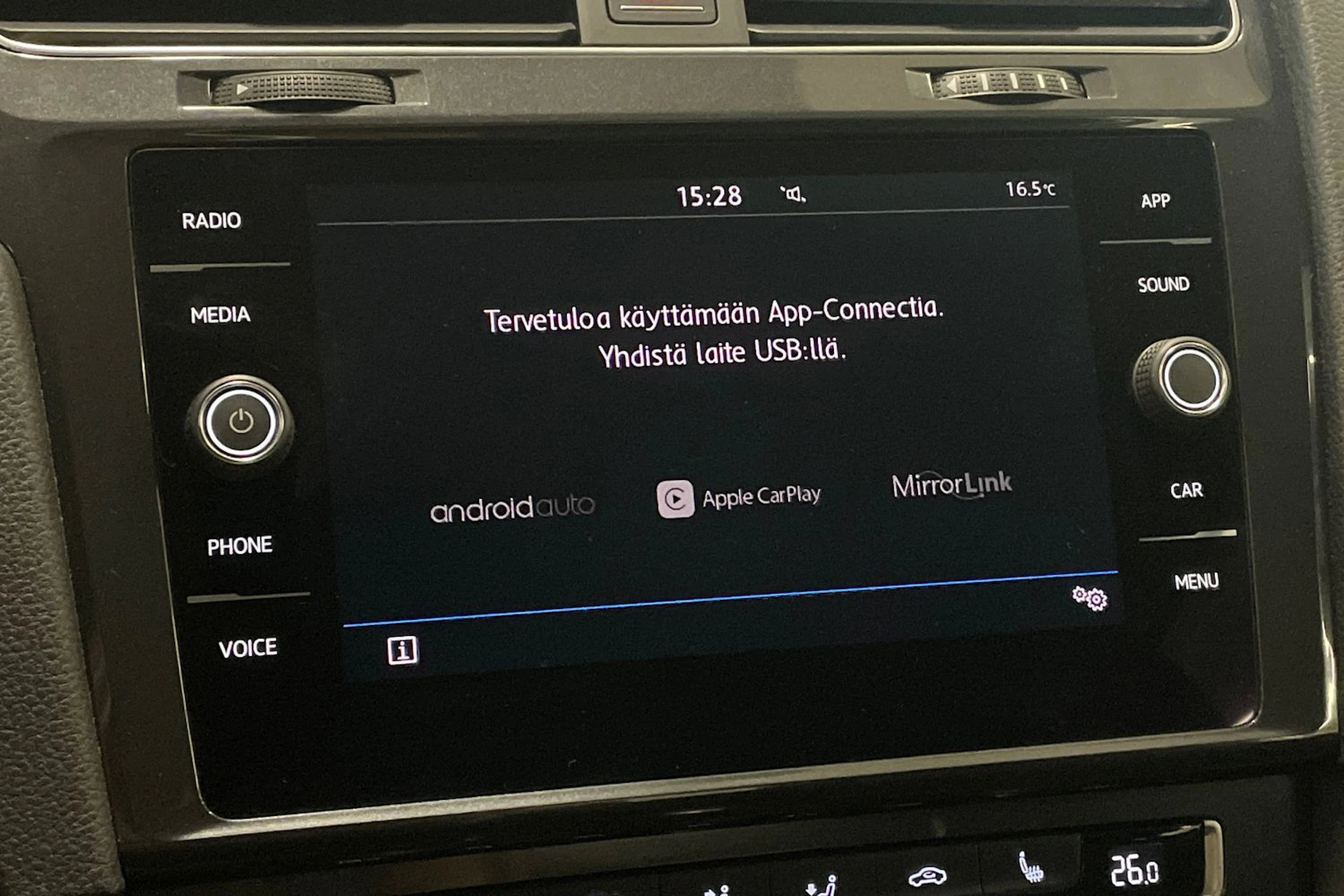 valkoinen Volkswagen Golf 2018 kuva 23.