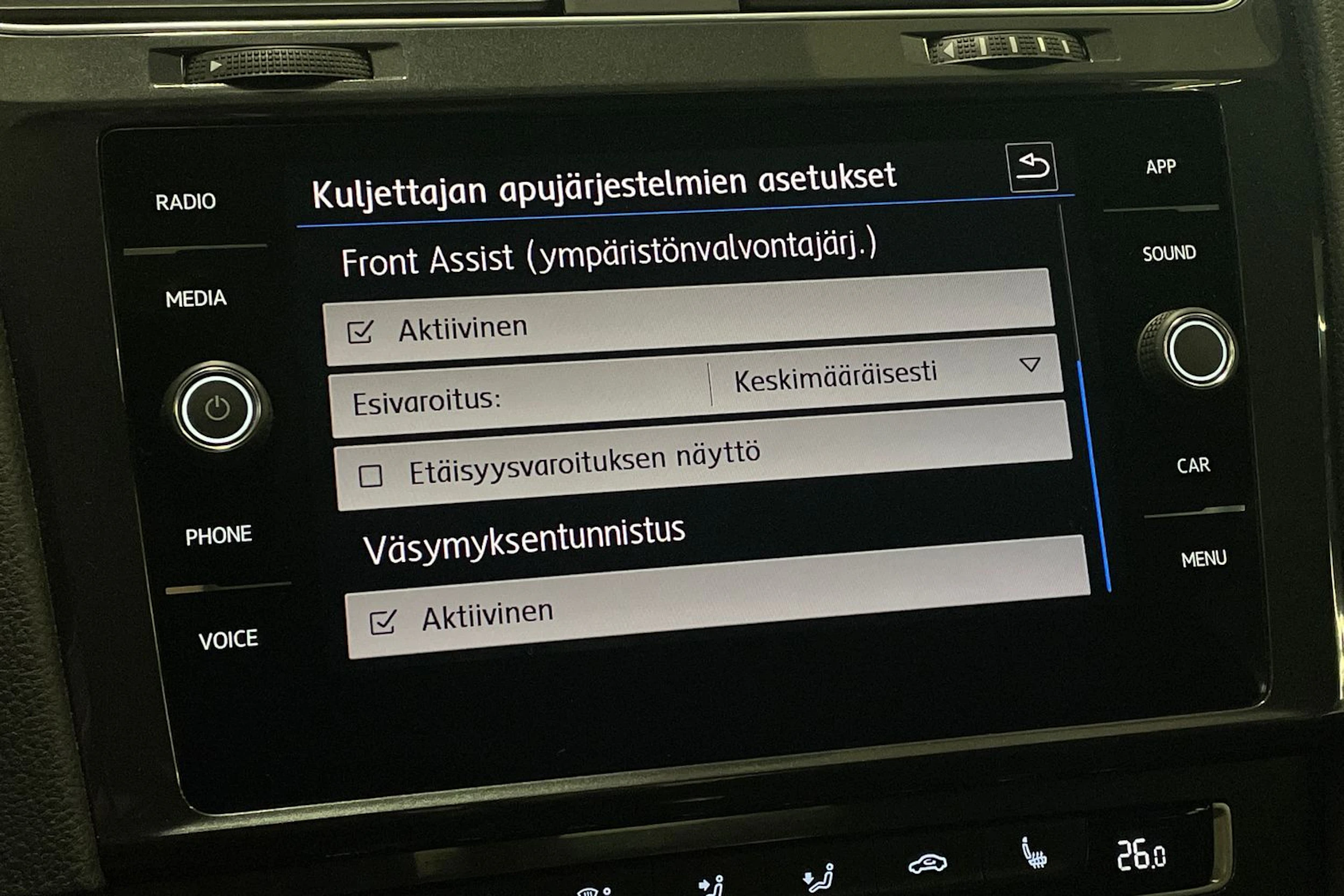 valkoinen Volkswagen Golf 2018 kuva 25.