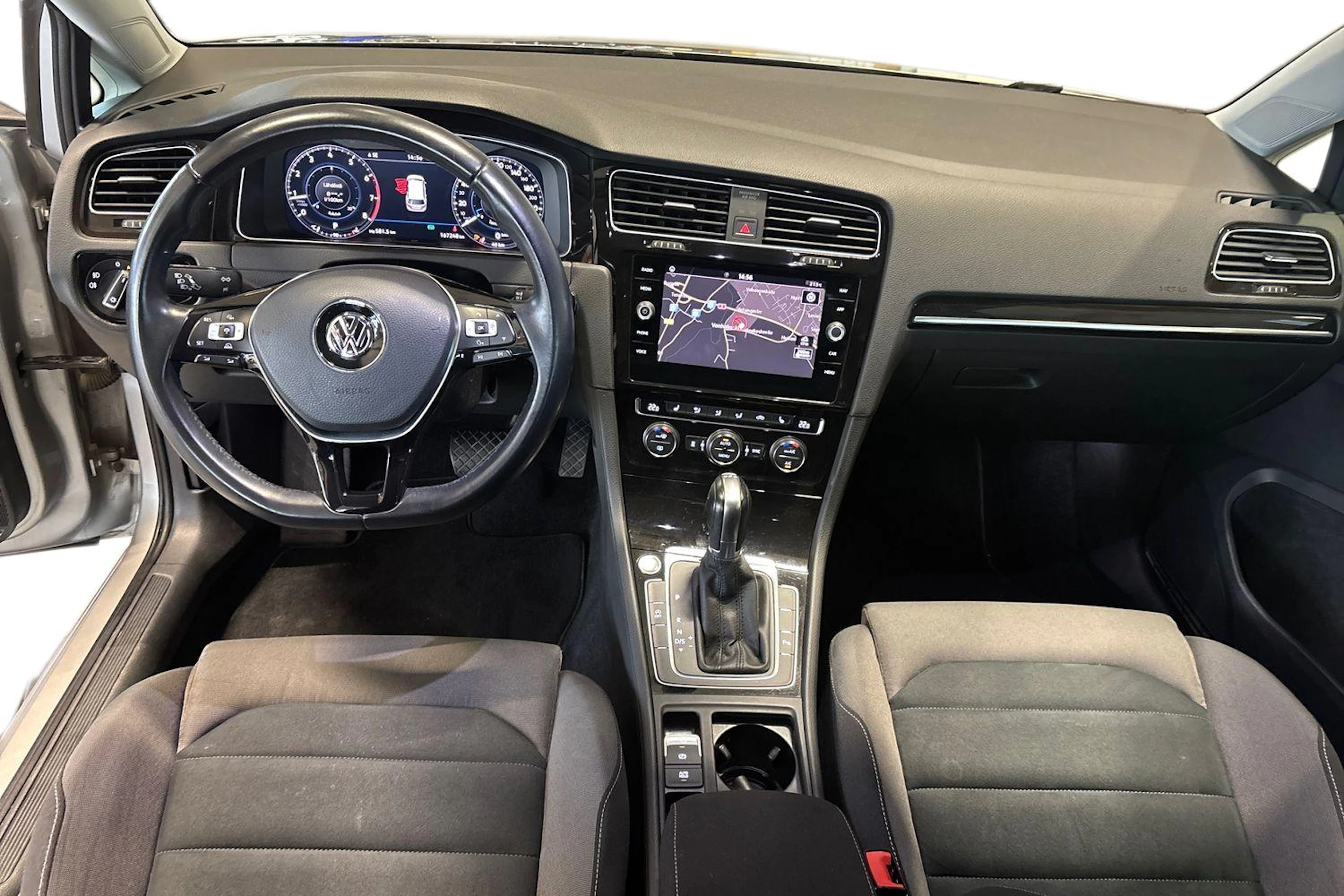 harmaa Volkswagen Golf 2018 kuva 7.
