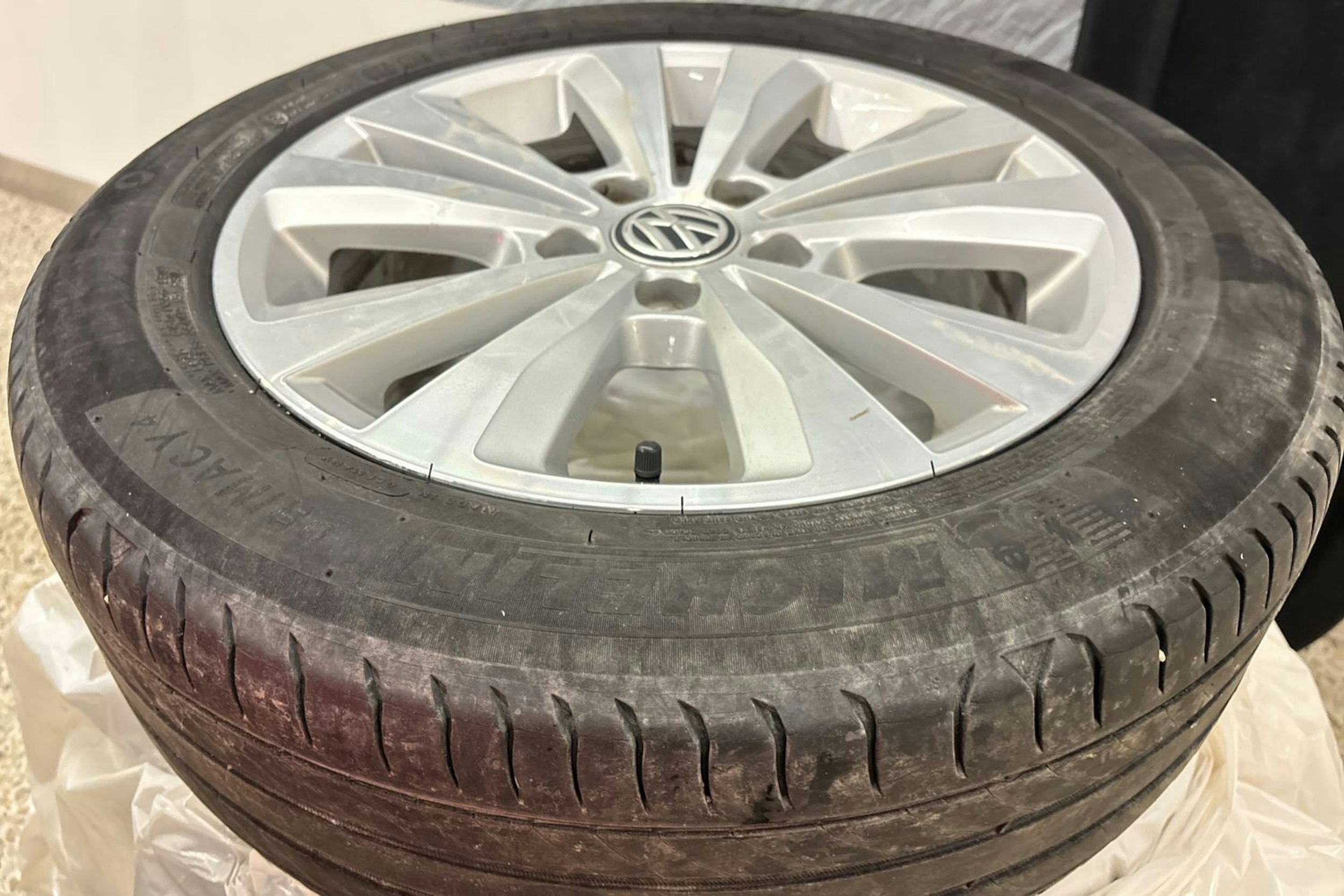 harmaa Volkswagen Golf 2019 kuva 14.