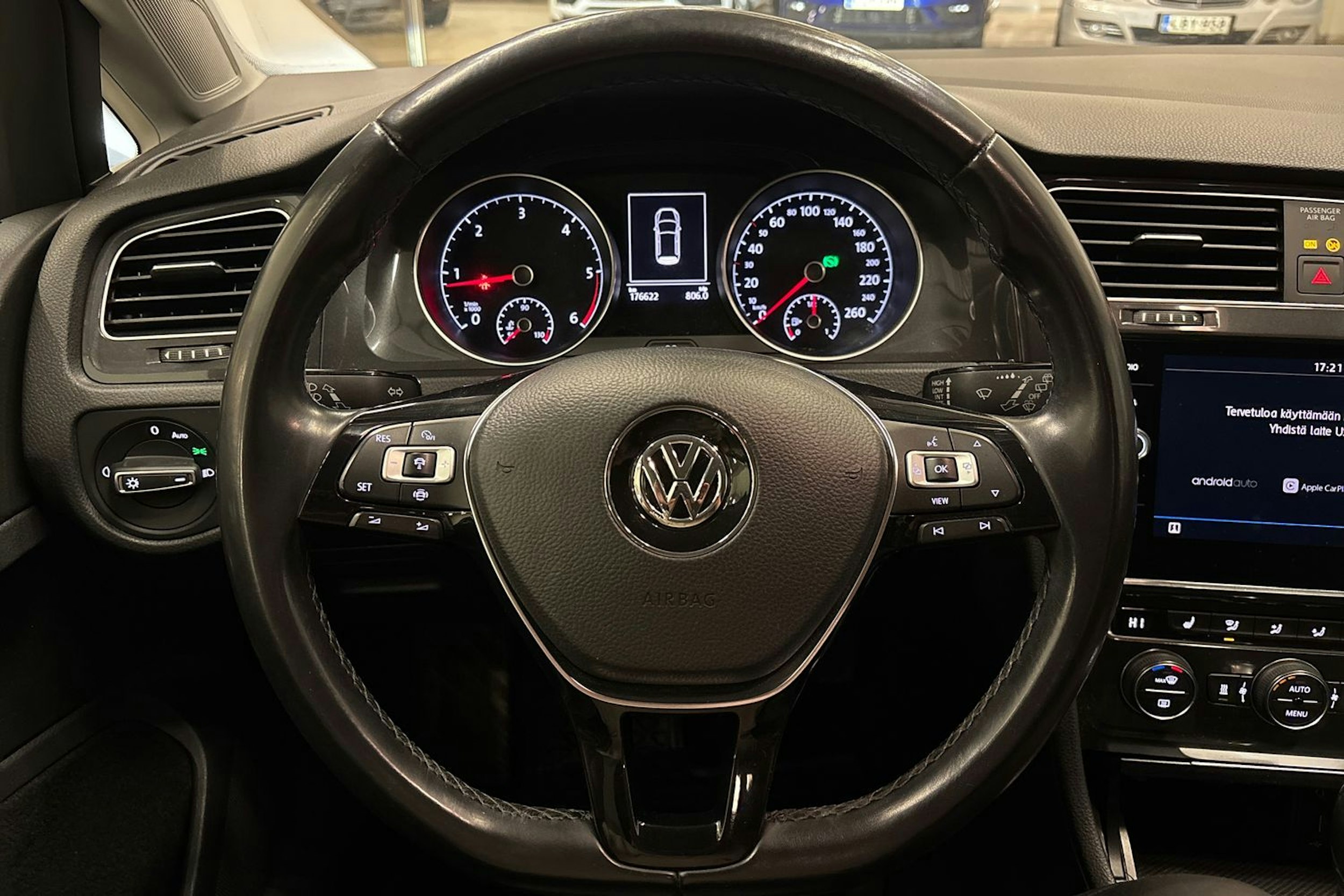 harmaa Volkswagen Golf 2019 kuva 17.
